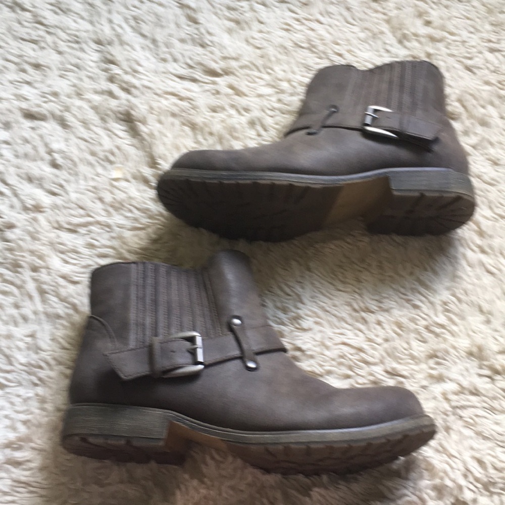 🍉3/$15 Dirty Laundry Booties 8.5